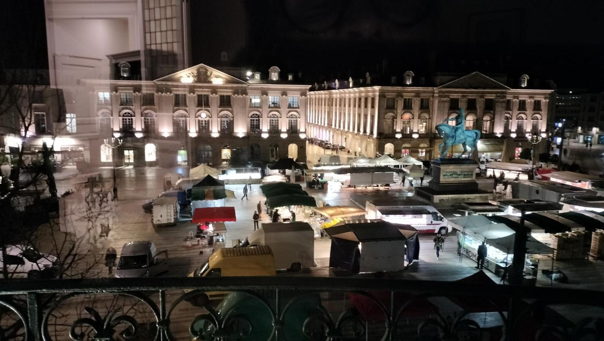 Appartement Avec Belle Vue Sur La Place Du Martroi Orléans Eksteriør billede